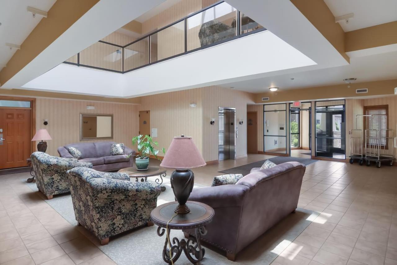 Sugar Beach Villa 1012 Luxury Waterfront Condo Traverse City Ngoại thất bức ảnh