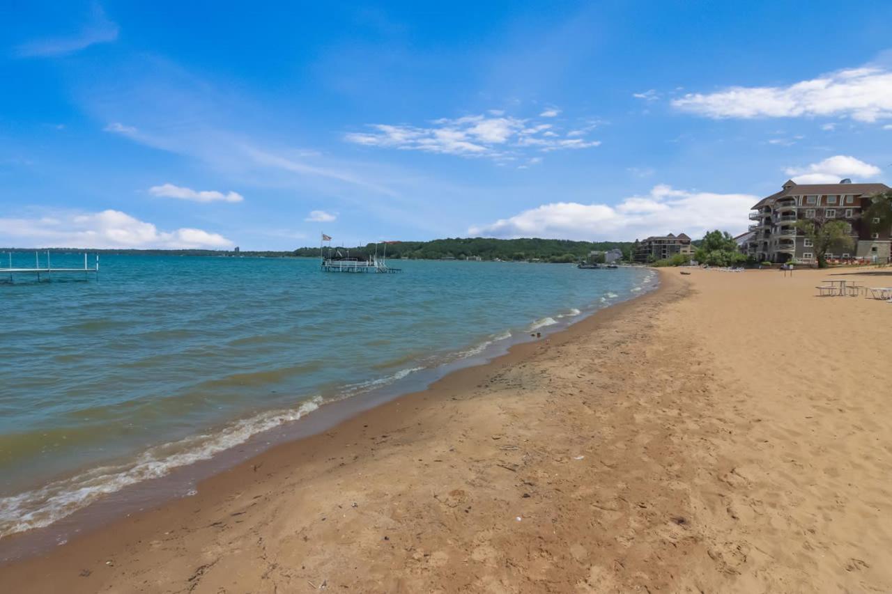 Sugar Beach Villa 1012 Luxury Waterfront Condo Traverse City Ngoại thất bức ảnh