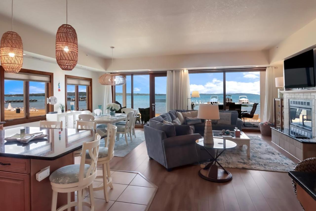 Sugar Beach Villa 1012 Luxury Waterfront Condo Traverse City Ngoại thất bức ảnh
