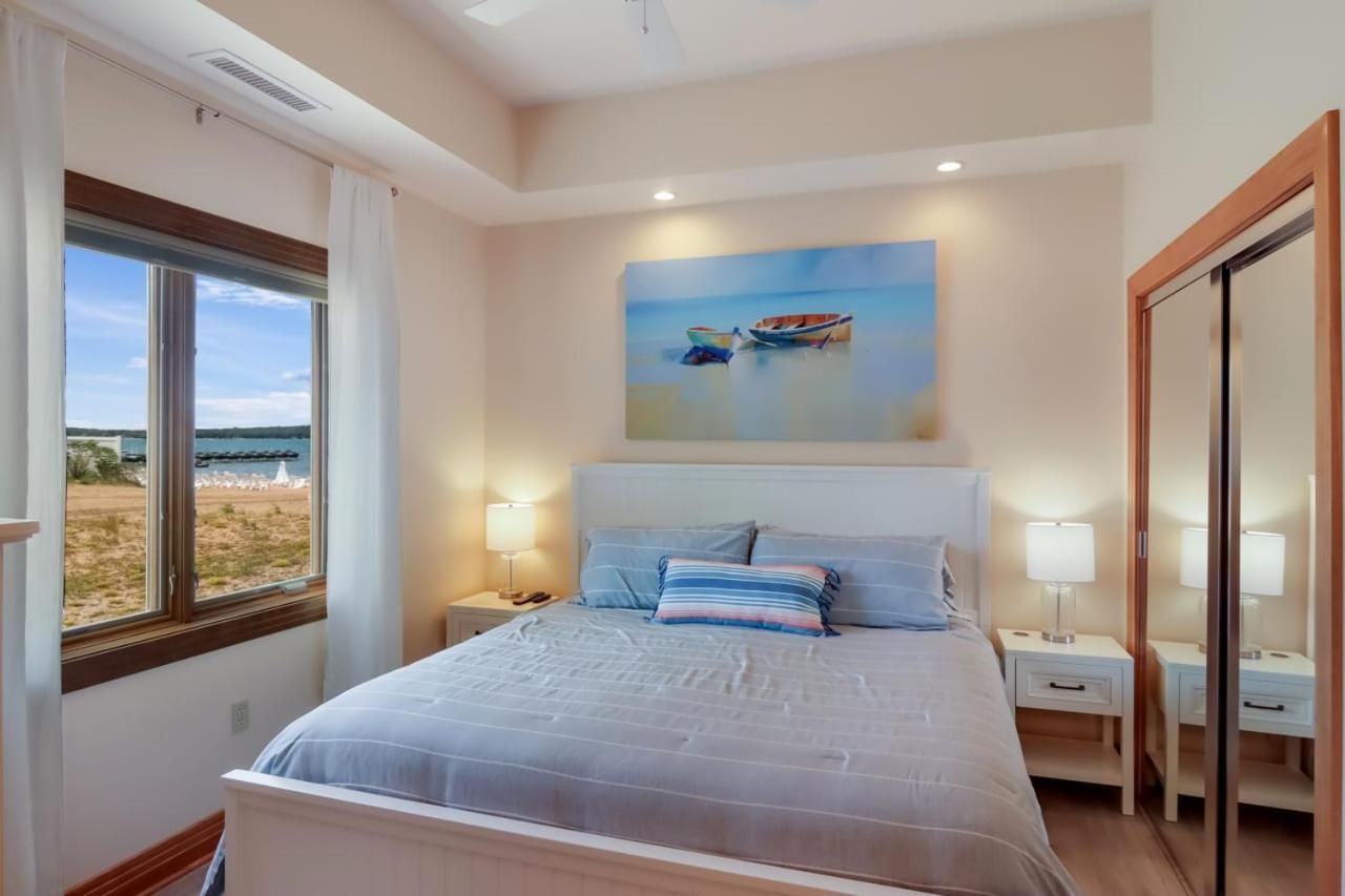 Sugar Beach Villa 1012 Luxury Waterfront Condo Traverse City Ngoại thất bức ảnh