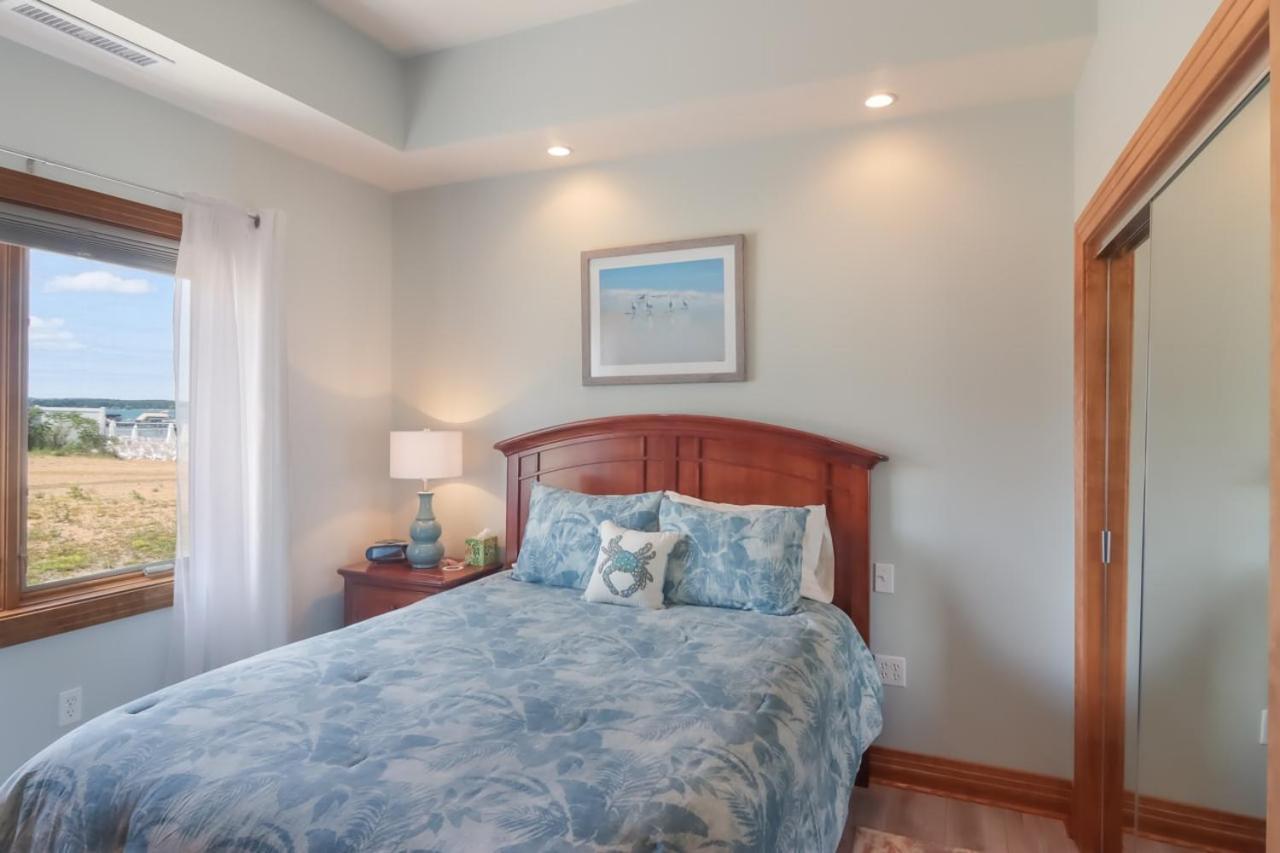 Sugar Beach Villa 1012 Luxury Waterfront Condo Traverse City Ngoại thất bức ảnh
