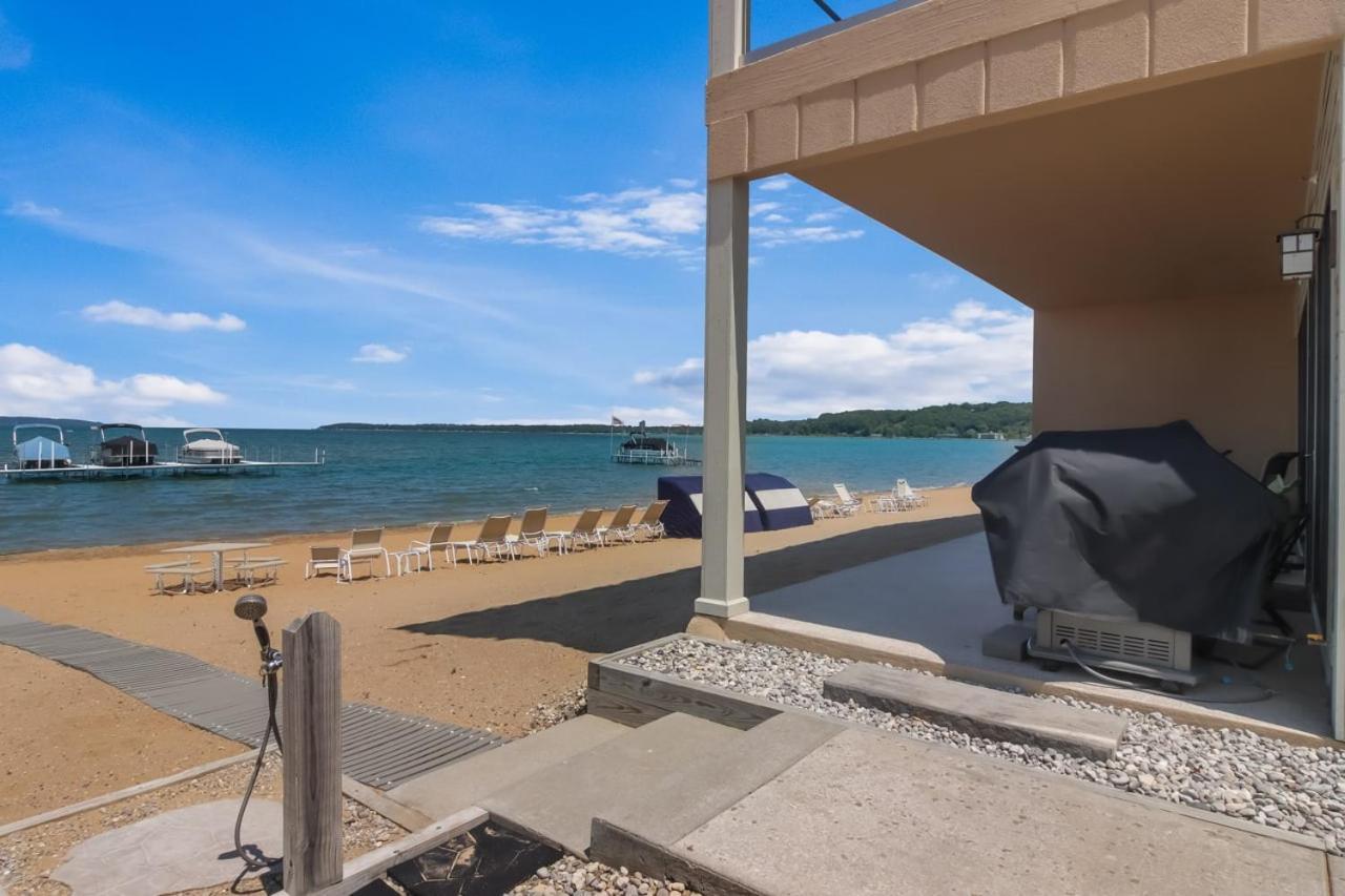 Sugar Beach Villa 1012 Luxury Waterfront Condo Traverse City Ngoại thất bức ảnh
