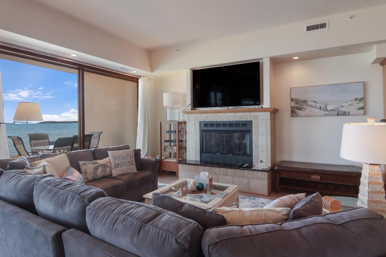 Sugar Beach Villa 1012 Luxury Waterfront Condo Traverse City Ngoại thất bức ảnh