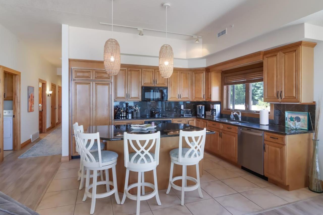 Sugar Beach Villa 1012 Luxury Waterfront Condo Traverse City Ngoại thất bức ảnh