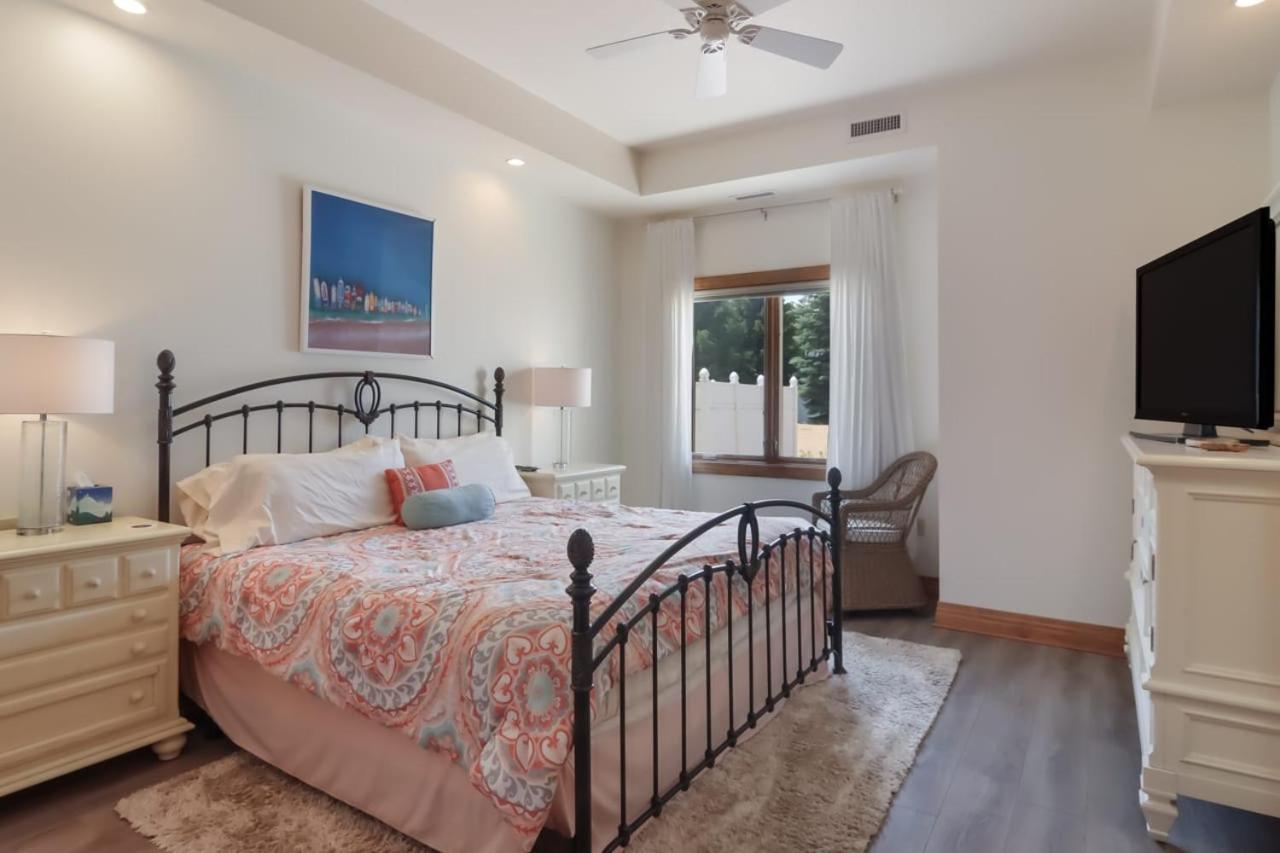 Sugar Beach Villa 1012 Luxury Waterfront Condo Traverse City Ngoại thất bức ảnh