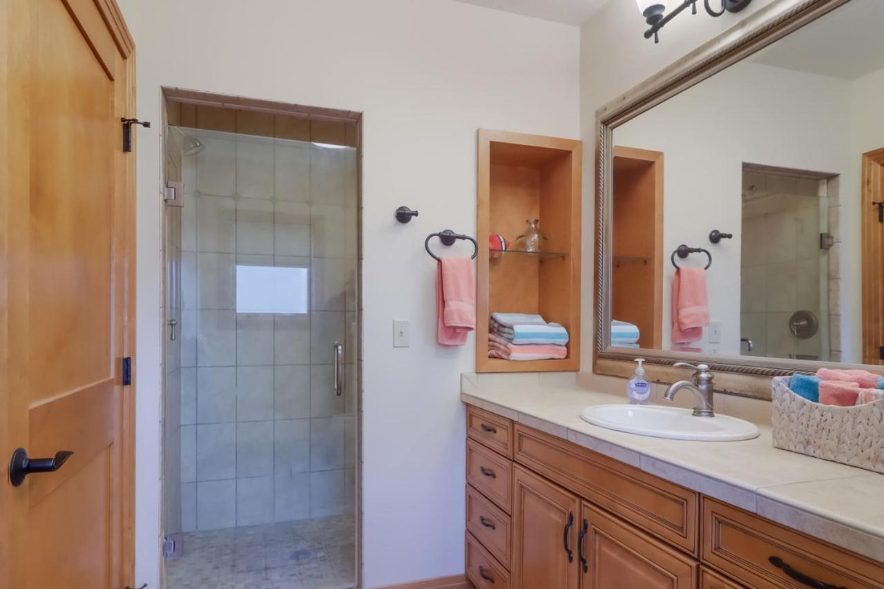 Sugar Beach Villa 1012 Luxury Waterfront Condo Traverse City Ngoại thất bức ảnh